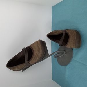 Crocs Suede Brown Women's  size 8